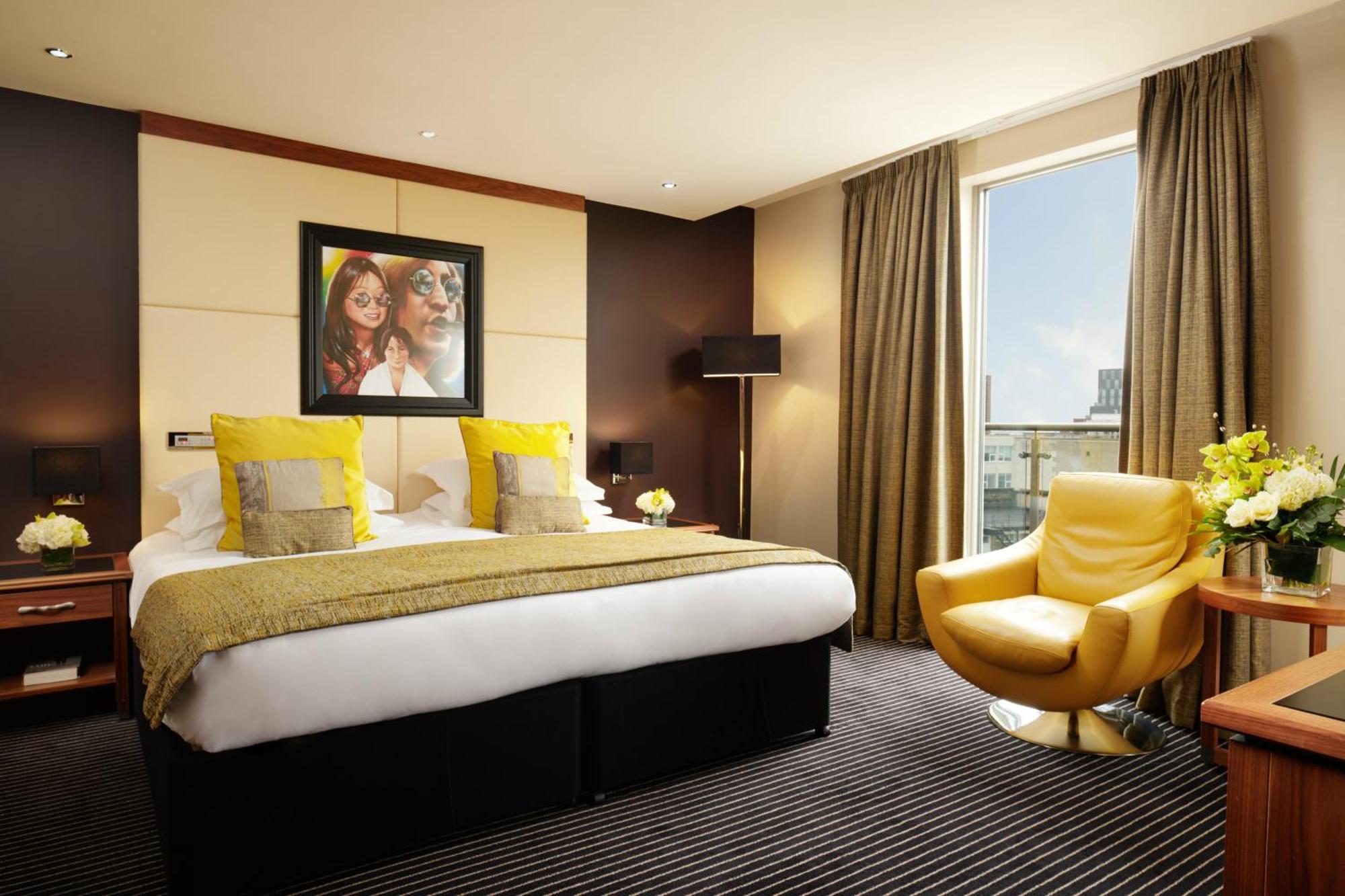 Deluxe Double Room Balcony City View